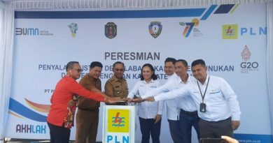 Wabup Jakaria Hadiri Peresmian Penyalaan Listrik PLN untuk Desa Sengayan dan Desa Labang