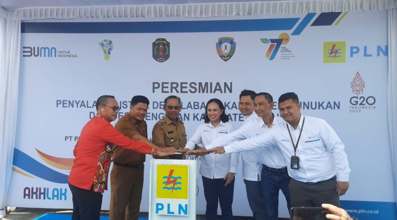 Wabup Jakaria Hadiri Peresmian Penyalaan Listrik PLN untuk Desa Sengayan dan Desa Labang